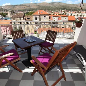 Kate Gasthuis Trogir